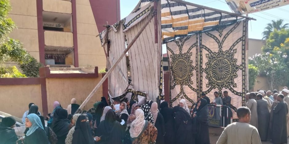 إقبال كثيف من الناخبين على لجان الاقتراع بمحافظة الأقصر