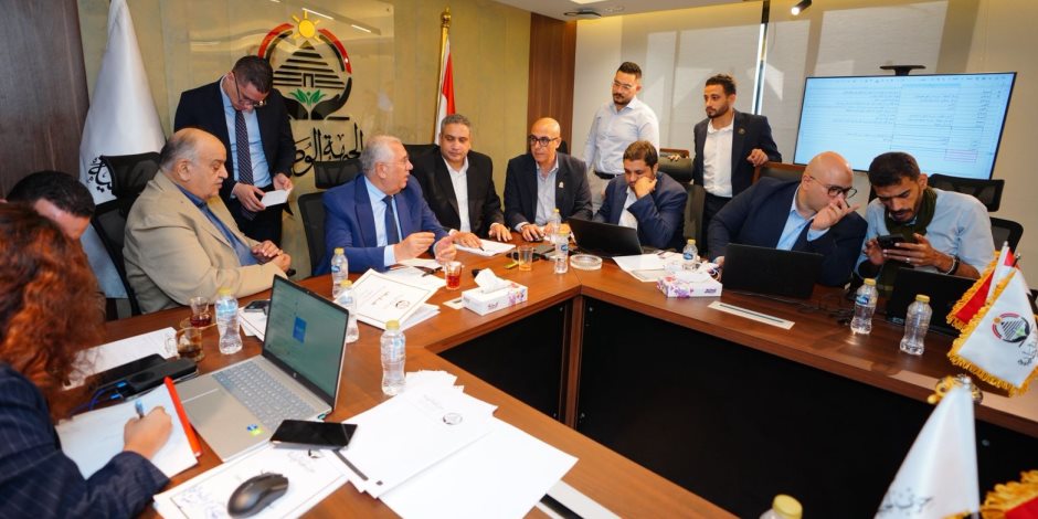 غرفة عمليات"الجبهة الوطنية" تتابع سير الانتخابات البرلمانية بمحافظات المرحلة الأولي 