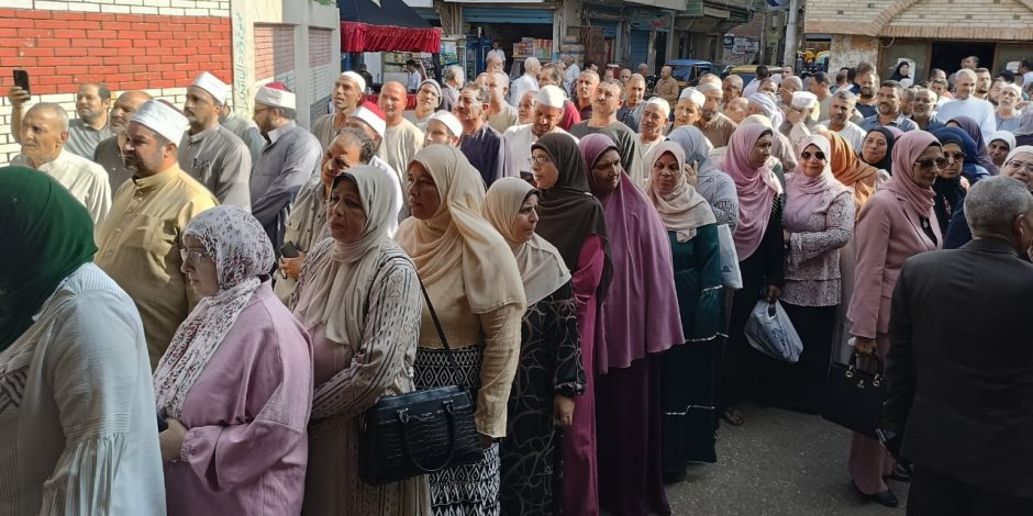 استمرار توافد الناخبين على لجان البحيرة للإدلاء بأصواتهم بانتخابات مجلس النواب