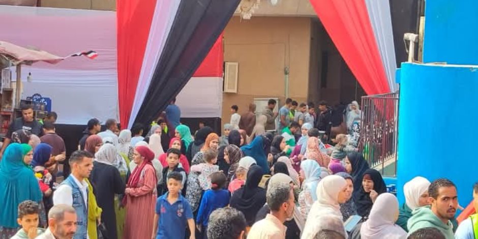 توافد الناخبين علي لجان كرداسة في محافظة الجيزة والسيدات تتصدر المشهد 