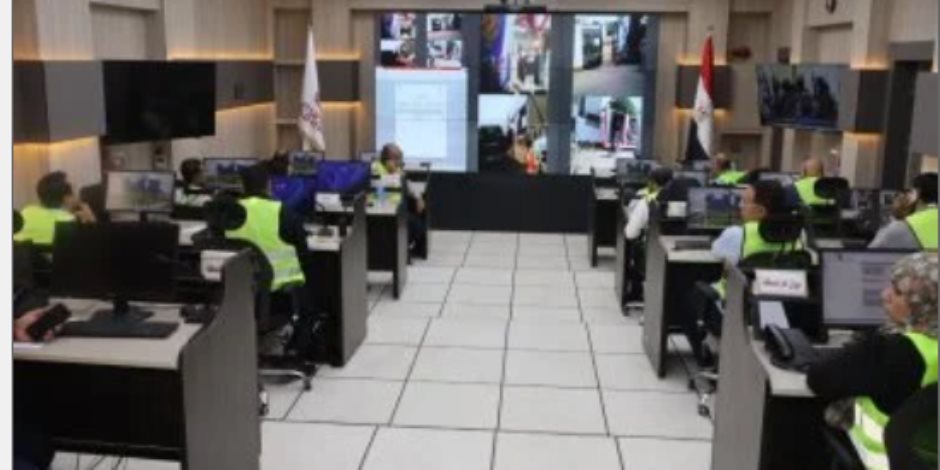 غرفة العمليات الرئيسية بسوهاج تتابع سير انتخابات مجلس النواب 2025