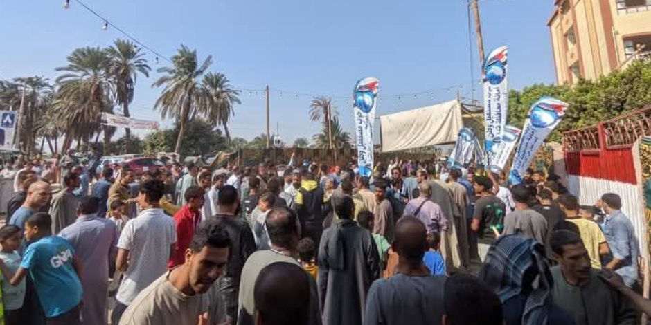 استمرار توافد الناخبين بأبو تشت بقنا للتصويت في انتخابات مجلس النواب 