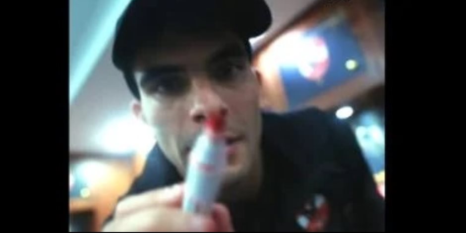 توقيع الأبطال.. لاعبو الأهلي يوثقون التتويج بلقب السوبر المصري.. فيديو