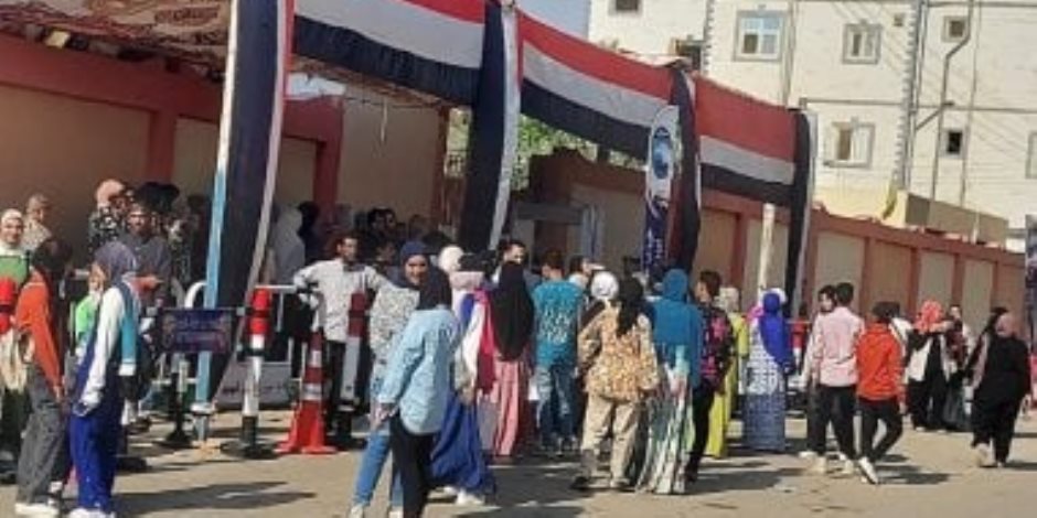 توافد الناخبين على لجان انتخابات مجلس النواب بالوادى الجديد