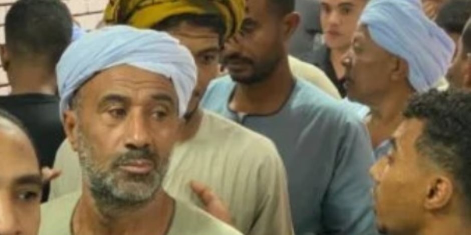 إقبال كثيف للناخبين على لجنة بقرية العشي بالأقصر