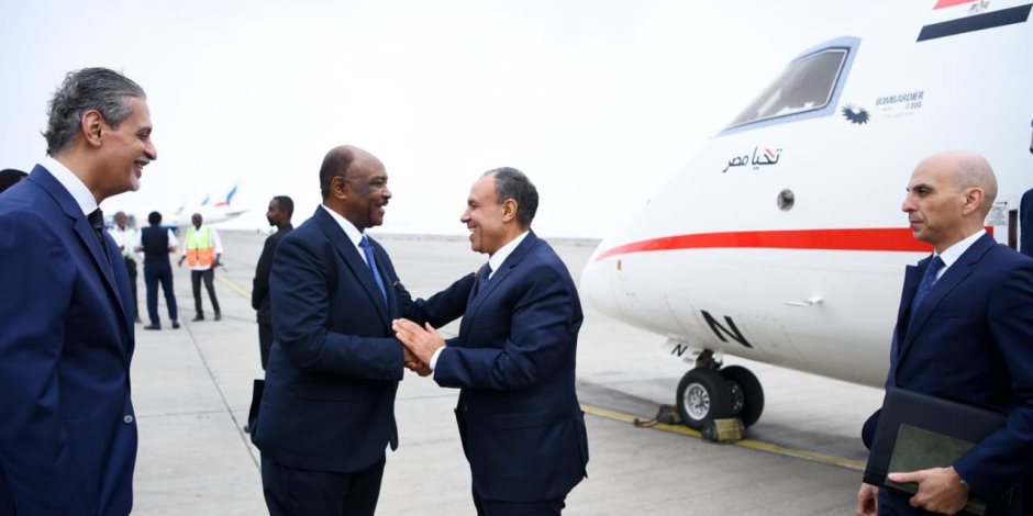 وزير الخارجية والهجرة يصل إلى مدينة بورسودان