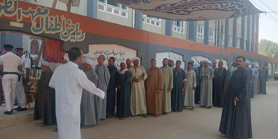 استمرار التصويت في انتخابات النواب بقنا ..وسط إقبال كبير للناخبين بالجلباب البلدي