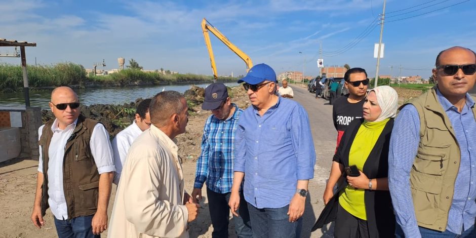 في زيارة مفاجئة.. وزير الرى يتفقد حالة الري وأعمال تطهيرات الترع بمحافظة البحيرة