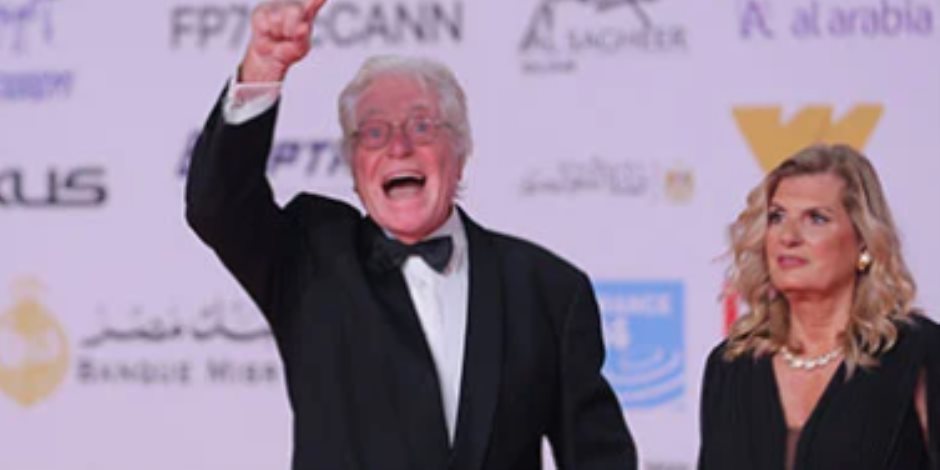 حسين فهمى وخالد الصاوى ولبلبة فى افتتاح مهرجان القاهرة السينمائي في دورته الـ46