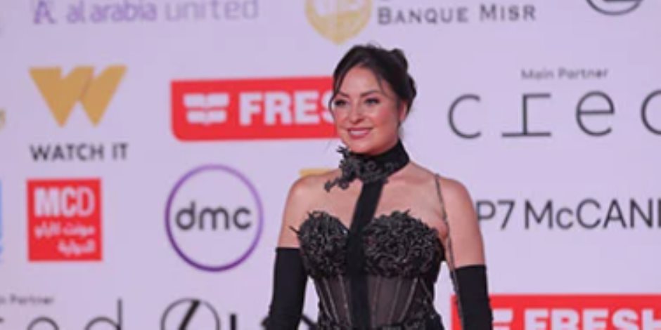 في دورته الـ 46.. نرمين الفقى ودرة وجومانا مراد بإطلالات جذابة فى افتتاح مهرجان القاهرة السينمائى