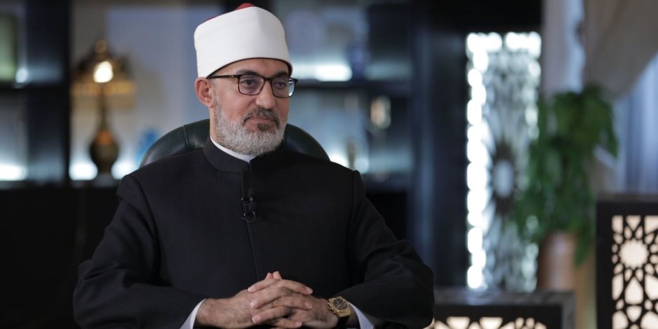 مفتي الجمهورية يعزي وزير التموين والتجارة الداخلية في وفاة والدته الكريمة