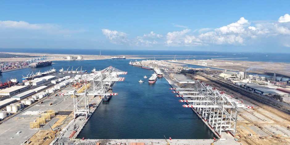 أحدث تصوير جوى يكشف تقدم أعمال محطة "تحيا مصر 1" للحاويات بميناء دمياط.. صور