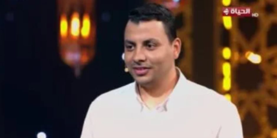 "دولة التلاوة".. المتسابق على إيهاب: جدتى اكتشفتنى وكانت مؤمنة بى