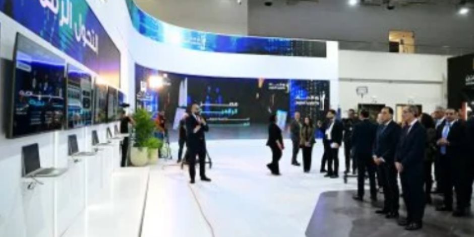 رئيس الوزراء يشهد الإطلاق التجريبي لعدد من الخدمات للمصريين في الخارج