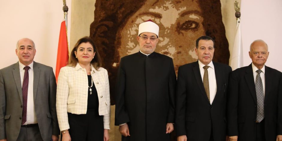 رئيس جامعة مصر للعلوم والتكنولوجيا تستقبل مفتي الجمهورية خلال مشاركته في ندوة «عودة الوعي الإسلامي الصحيح لدى شباب الجامعات»