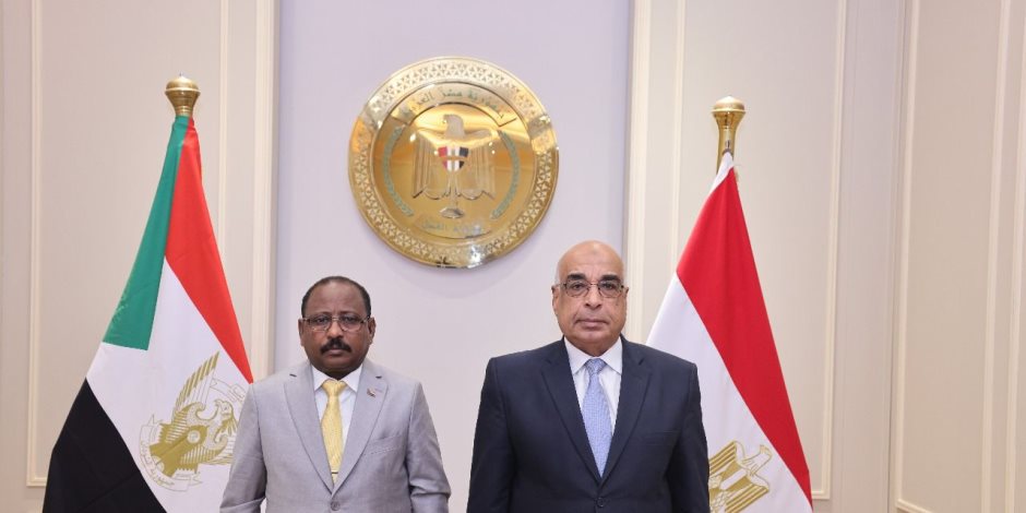 وزير العدل يستقبل نظيره السوداني لتعزيز التعاون القضائي بين البلدين في مجالات التدريب القضائي 