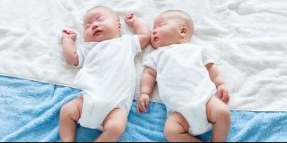 التخصيب المتعدد الأبوى.. برازيلية تلد توأما من أبوين مختلفين