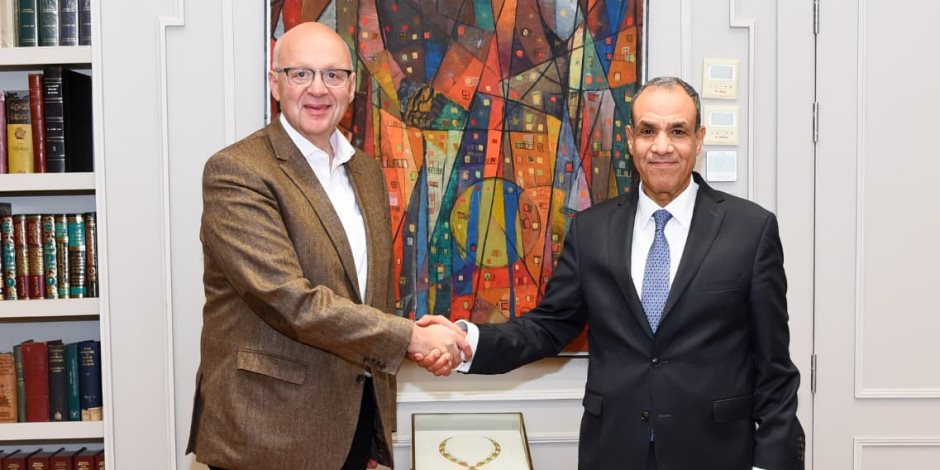 وزير الخارجية يتلقى عضو البرلمان الألماني عن تحالف حزبي الاتحاد الديمقراطي والاشتراكي المسيحيين