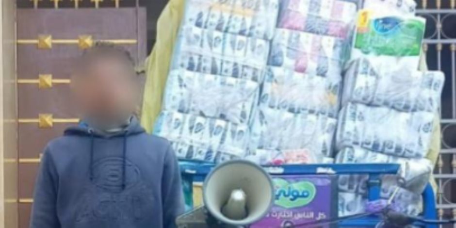 ضبط تاجري مخدرات يروجان الآيس والبودر على الشباب بالجيزة