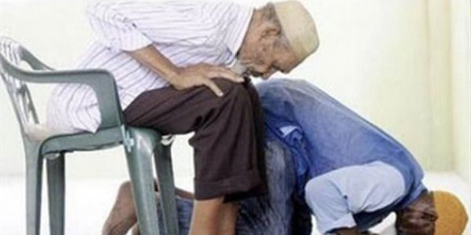 تعرف على أهم أحكام الصلاة على الكرسي في المسجد