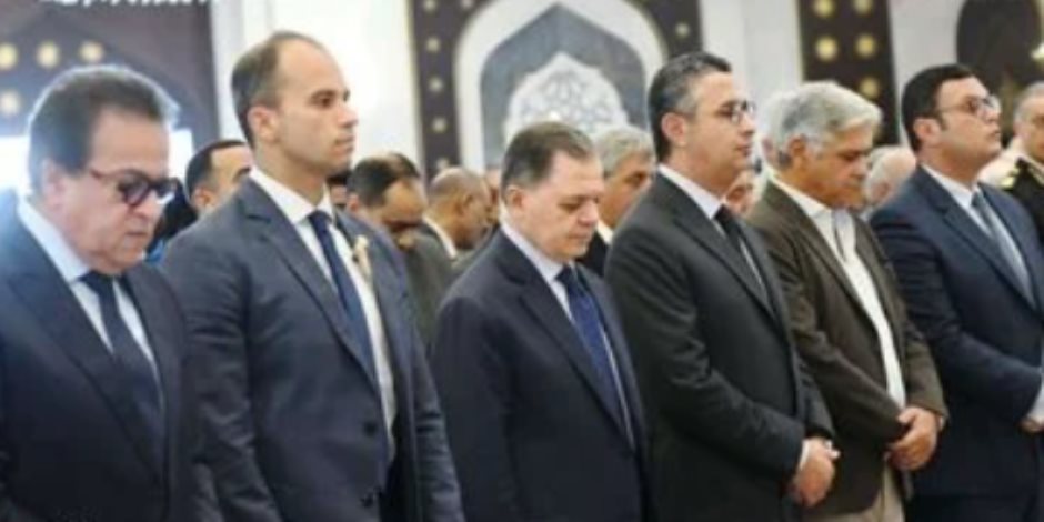 وزراء وكبار رجال الدولة فى جنازة والدة وزير التموين