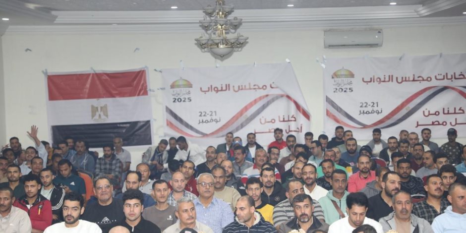 بالصور.. حشود كبيرة للمصريين بالسعودية للمشاركة في انتخابات مجلس النواب