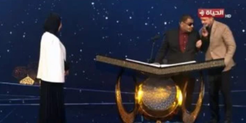 مصطفى حسنى يترك مقعدة للمتسابق الثامن بدولة التلاوة.. شوف عمل ايه