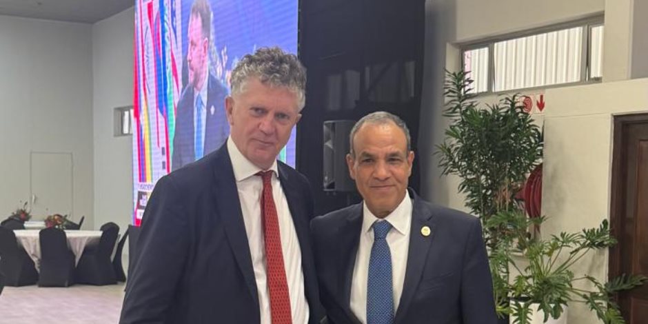 وزير الخارجية يتلقى مع مستشار الأمن القومي البريطاني