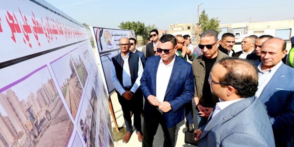 وزير الإسكان ومحافظ الفيوم يتفقدان مجمع محطات مياه الشرب بالعزب الجديدة ضمن "حياه كريمة"