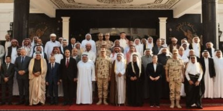 قيادة الجيش الثانى تستقبل شيوخ وعواقل وممثلى المجتمع المدنى بشمال سيناء