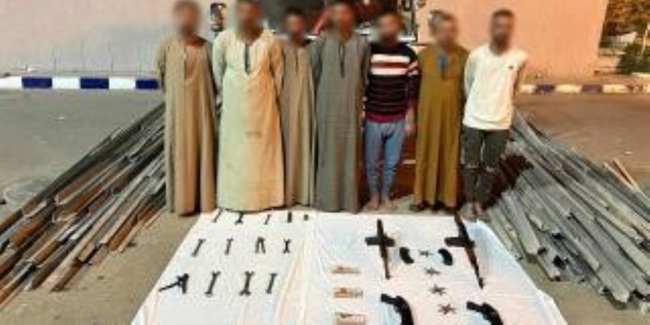 ضبط عناصر تشكيل عصابي بأسيوط لسرقة القطع الحديدية الخاصة بأبراج الكهرباء