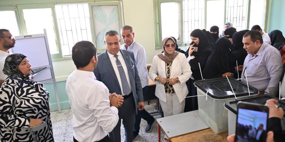 محافظ جنوب سيناء يتفقد لجان انتخابات مجلس النواب (صور)