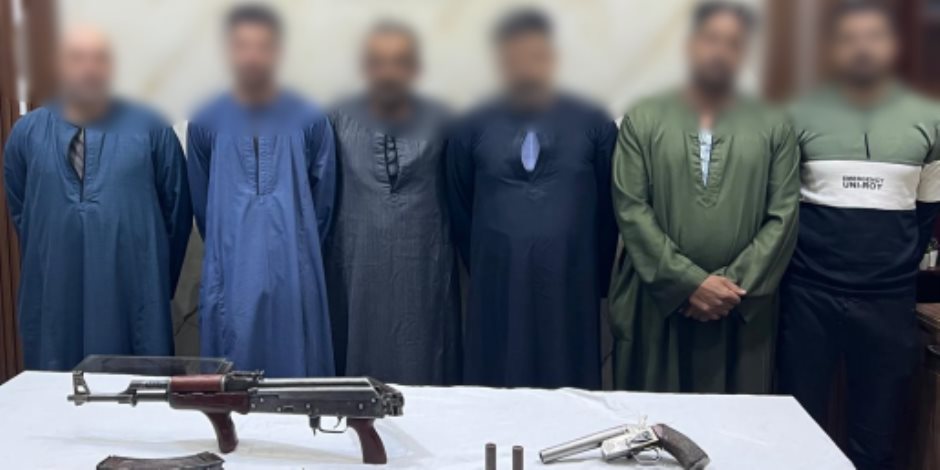 ضبط عناصر إجرامية تنصب على المواطنين بزعم استخراج الزئبق الأحمر من مواد كيميائية