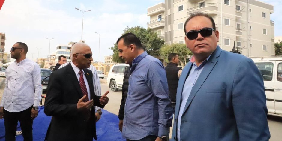 محافظ شمال سيناء يتفقد لجان انتخابات النواب بمدينة العريش 