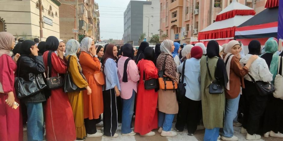 توافد الناخبين على لجان الانتخابات في الزقازيق.. والمرأة الشرقاوية تتصدر المشهد