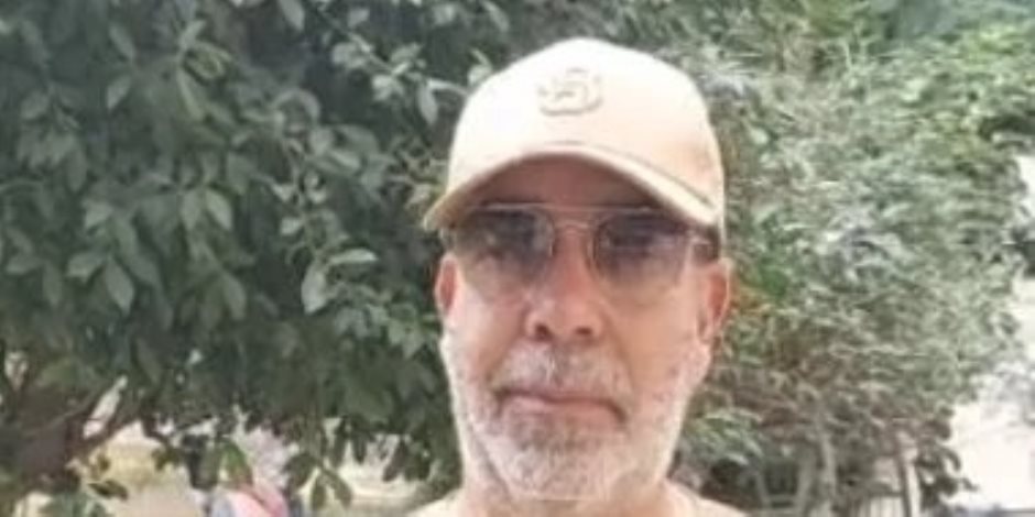 مدحت العدل يدلي بصوته في انتخابات مجلس النواب