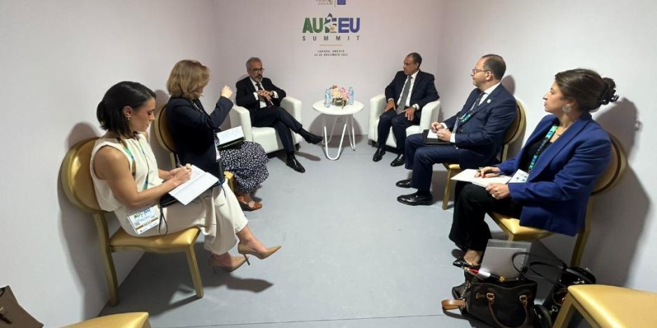 وزير الخارجية يلتقى مع نظيره البرتغالى على هامش أعمال القمة الأفريقية الأوروبية