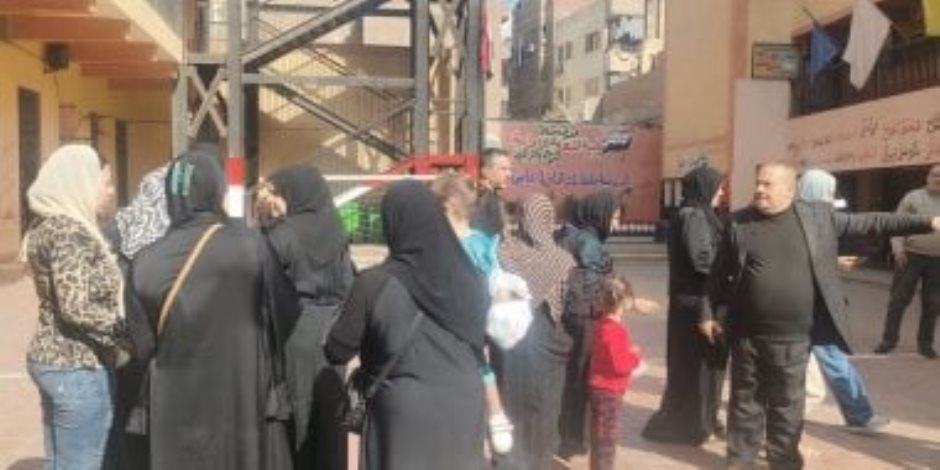 سيدات الجمالية يقدمن عرسا انتخابيا فى ثانى أيام انتخابات مجلس النواب