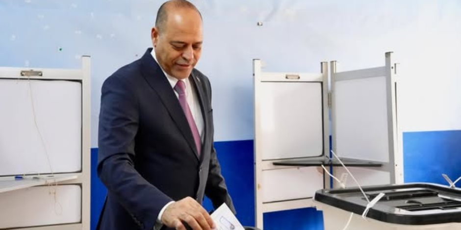 وزير العمل يُدلي بصوته في انتخابات مجلس النواب بالتجمع الخامس 