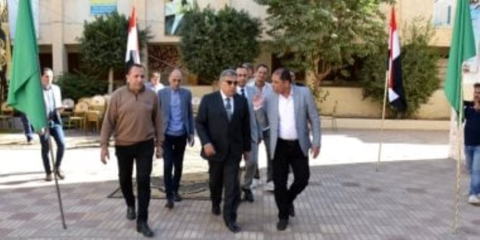 محافظ الدقهلية يتفقد جاهزية اللجان العامة للانتخابات فى المنصورة
