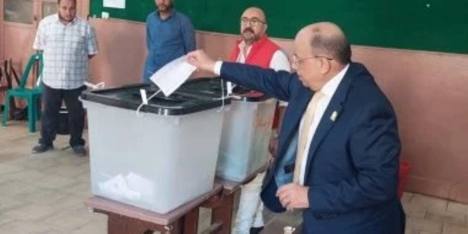 محمود شعراوى يدلى بصوته فى انتخابات النواب: المشاركة ضرورة وطنية لصناعة المستقبل