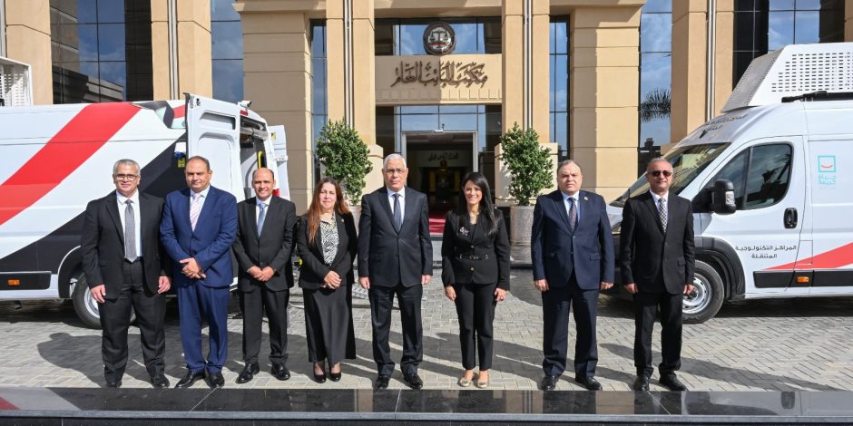 النيابةُ العامةُ تستقبل وزيرة التخطيط لتسليم مركباتٍ ذكية لتقديم خدماتها الرقمية للمواطنين