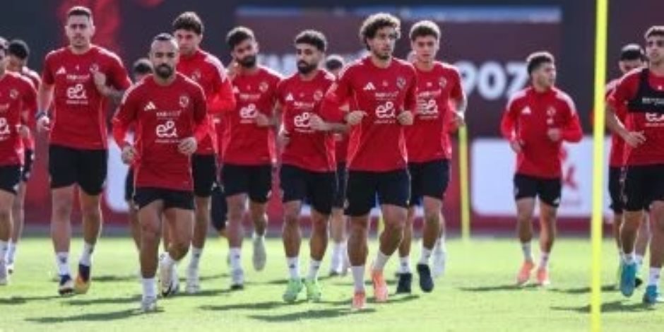 هزار عاشور وزيزو وعودة دارى .. شاهد أبرز ملامح مران الأهلى قبل السفر للمغرب.. صور