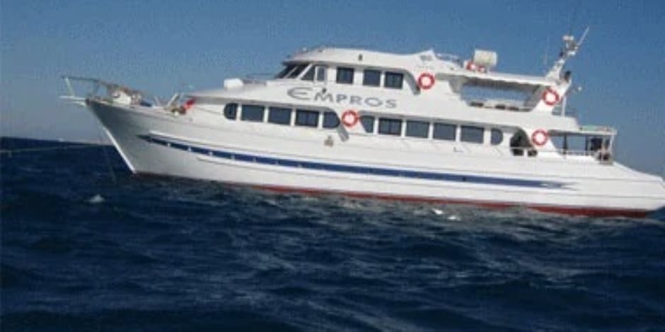 إنقاذ 30 شخصا بينهم 21 سائحا بعد شحوط لنش سياحي أثناء رحلة غوص بمرسى علم 