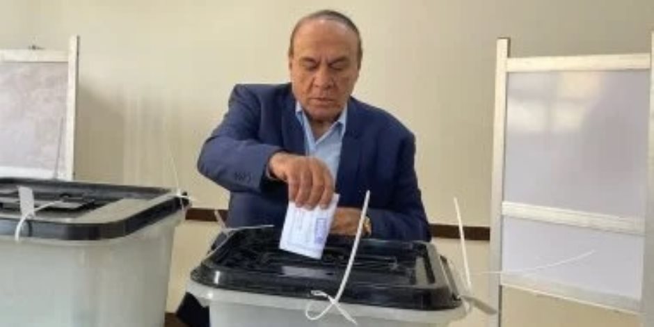 اللواء سمير فرج يدلى بصوته فى انتخابات مجلس النواب 2025