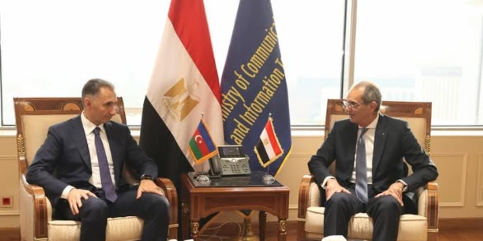 وزير الاتصالات يبحث مع وزير التنمية الرقمية والنقل الأذربيجاني تعزيز التعاون المشترك 