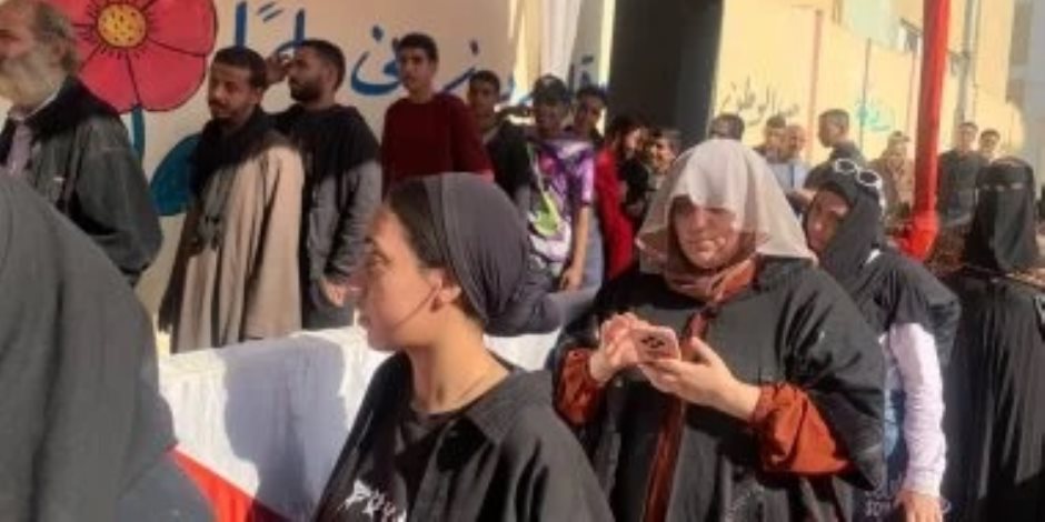 غرفة عمليات التنسيقية: إقبال جماهيرى مكثف على مدرسة التونسى الابتدائية بالقاهرة