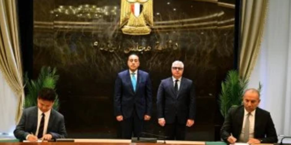 رئيس الوزراء يشهد توقيع عقد إنشاء مجمع متكامل للصناعات الكيميائية الفوسفاتية