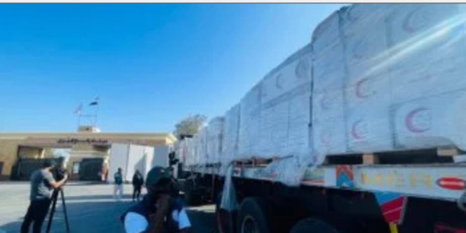 مراسل القاهرة الإخبارية: وفد أوروبي رفيع يتفقد معبر رفح ومراكز المساعدات بالعريش