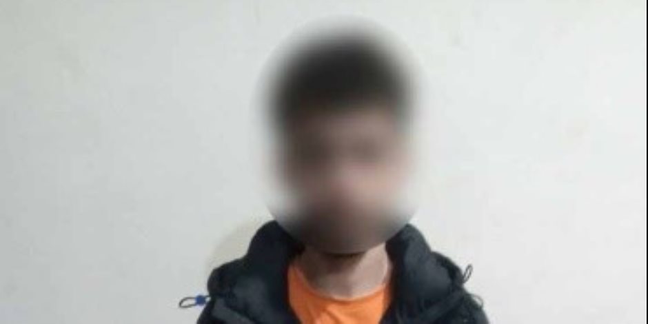 أمن كفر الشيخ يضبط طالب يدير صفحة على السوشيال ميديا لبيع شهادات ومحررات مزورة